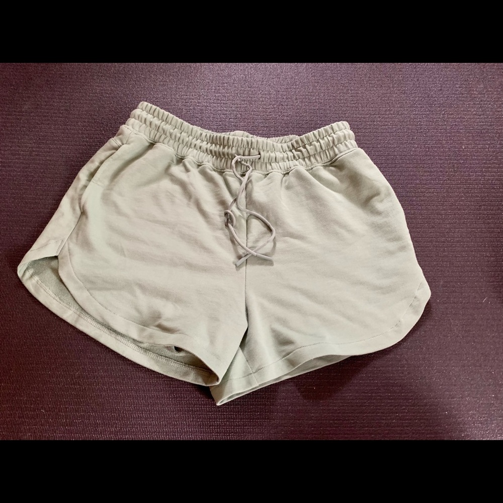 Gymshark Legacy Fitness Loose Shorts.